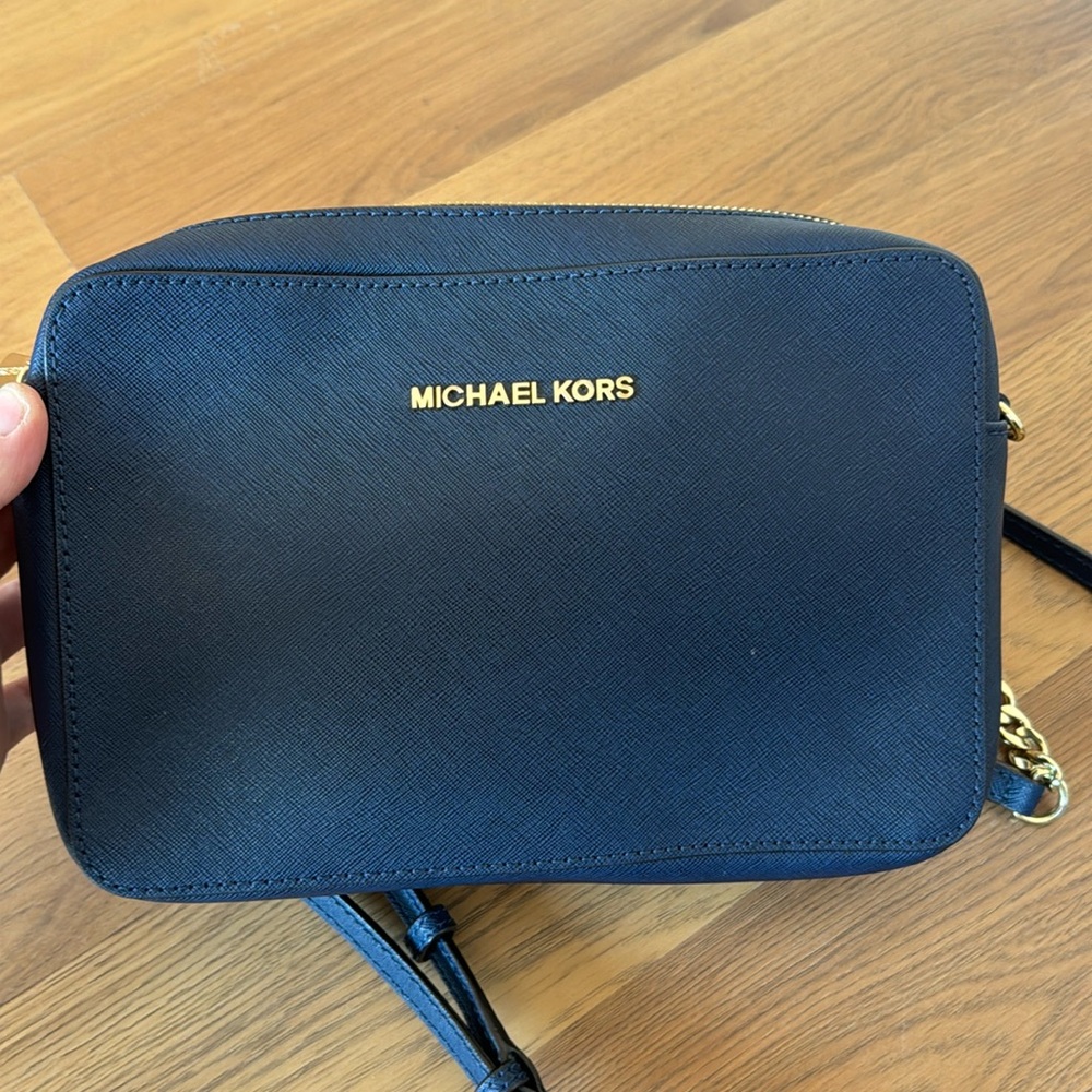 Michael Kors Jet Set Crossbody bag